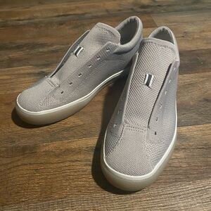 Women’s Rothy’s sneakers